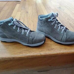Ahnu Sugarpine Women's 2-colored Gray Leather Ankle Classy Booties Size 6